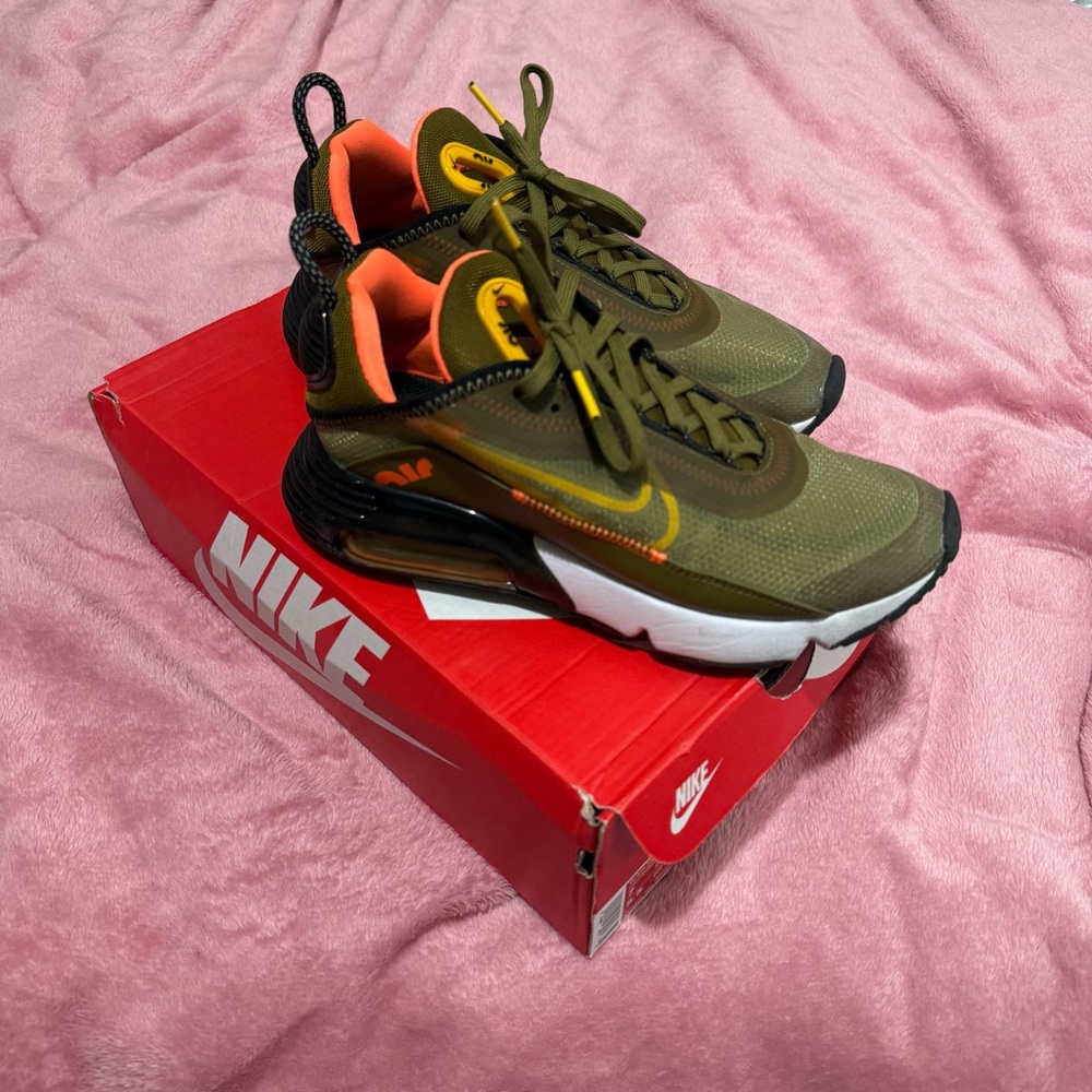 W Air Max 2090